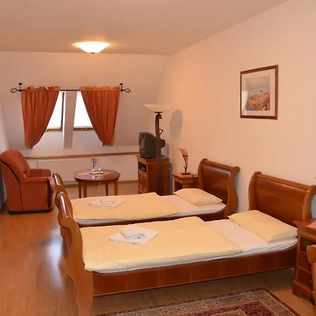 Scarlet Guest house 3*