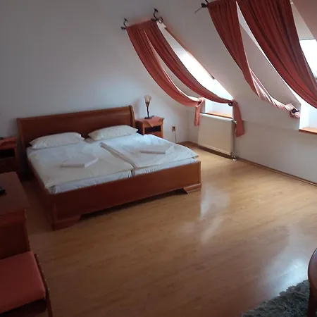 Scarlet 3* Trenčín