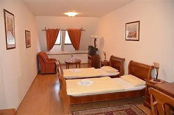 Scarlet 3* Trencin